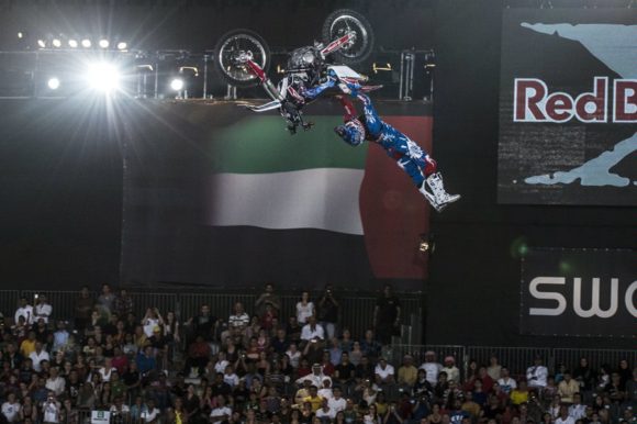 Incroyable Flip DB Hart Attack pour Dany Torres. © Predrag Vuckovic/Red Bull