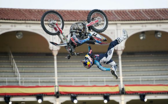 Voici l’un des deux plus gros tricks de Dany, le Flip Oxecutioner ! © Oscar Carrascosa/Red Bull