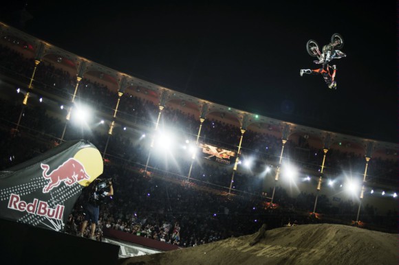 Il remporte tout de même le Best Move avec ce Flip Paris Hilton ! © Jörg Mitter/Red Bull